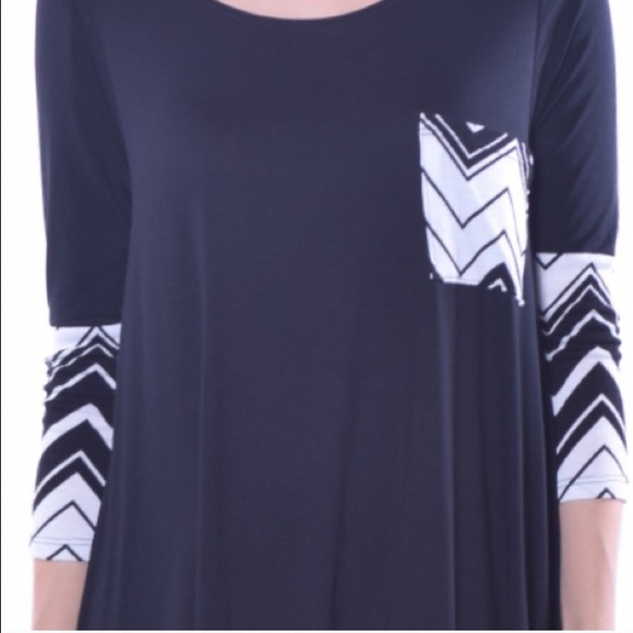 **Winter Clearance** Chevron Pocket Tunic - Picture 2 of 4