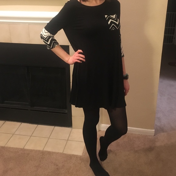 **Winter Clearance** Chevron Pocket Tunic - Picture 3 of 4