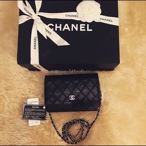 Authentic chanel wallet on chain
