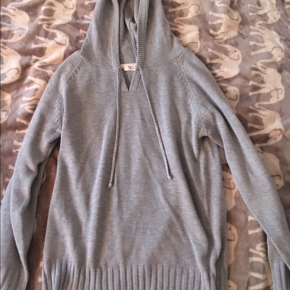 gray hoodie