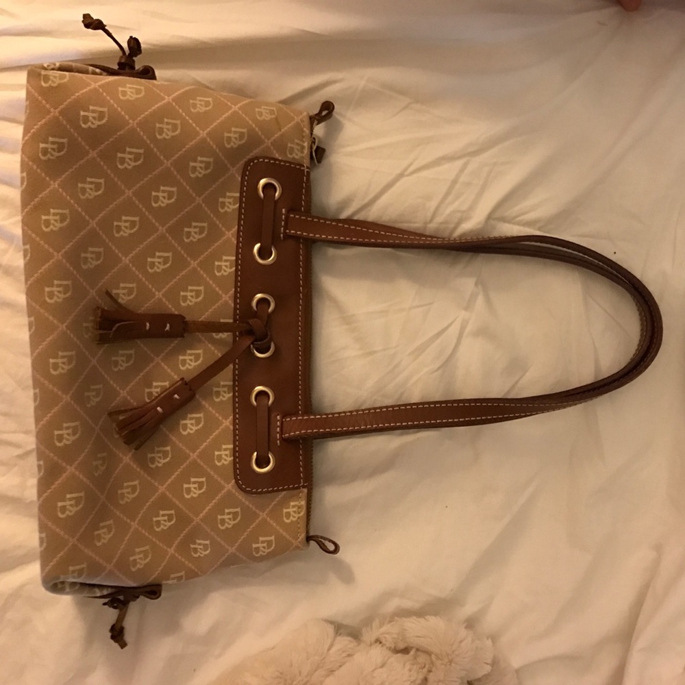 Authentic Dooney & Bourke purse!