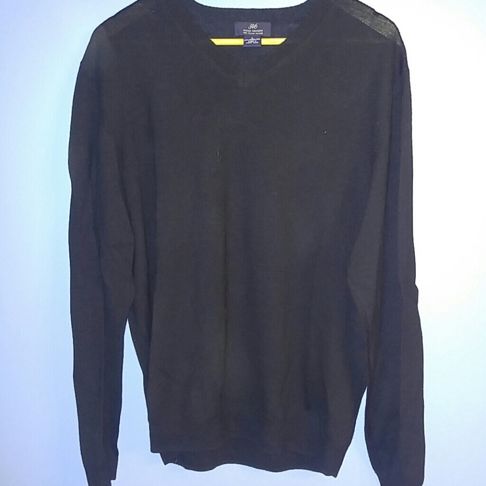 Men's v neck pullover