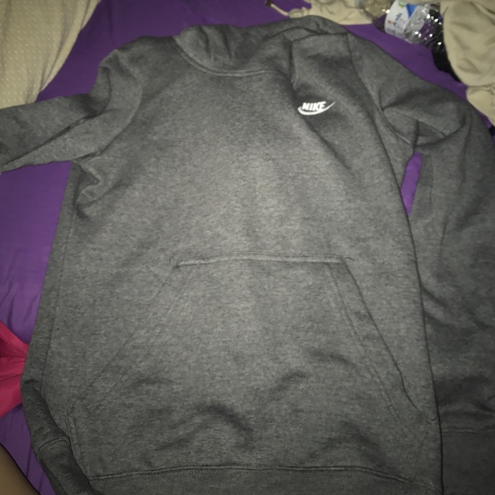 BRAND NEW NIKE SWEATSHIRT