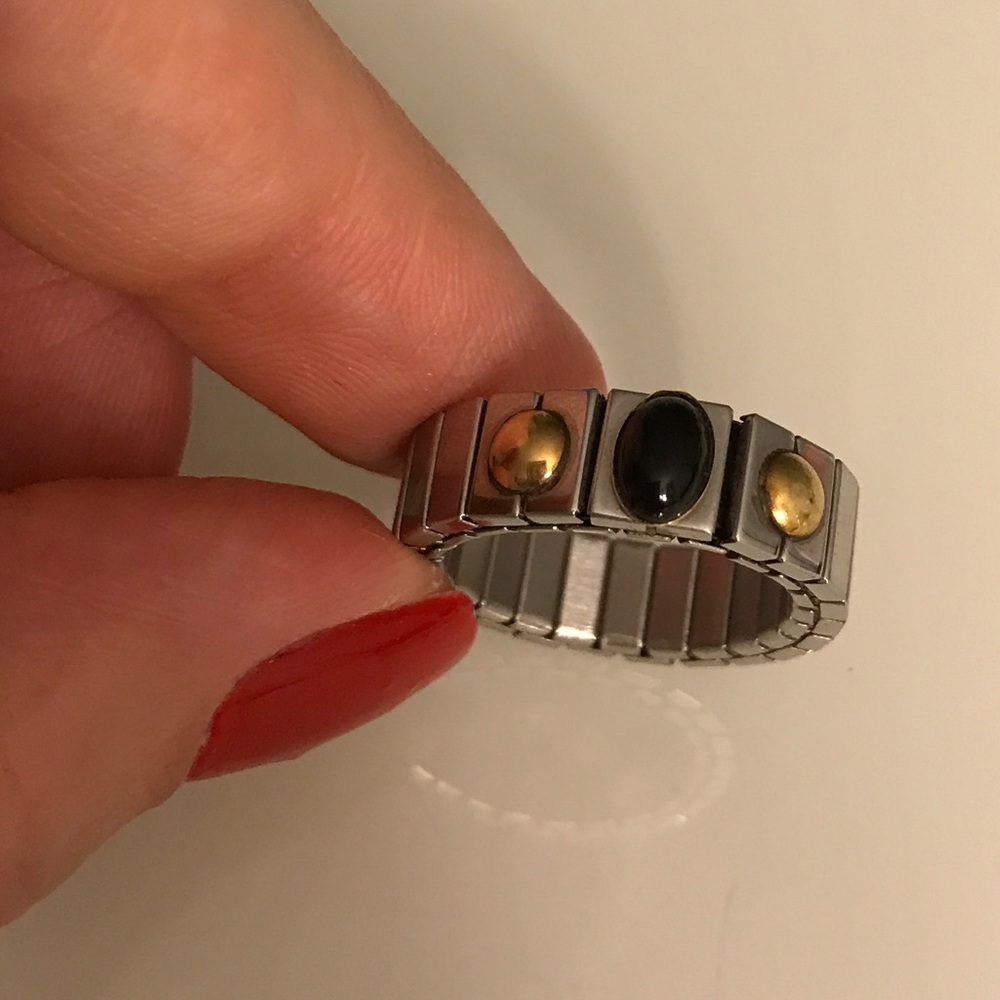 18K Yellow Gold with Black Onyx Stretching Ring