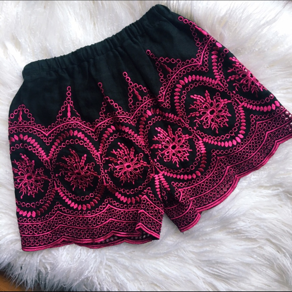 Tularosa Marla Shorts - Picture 3 of 4