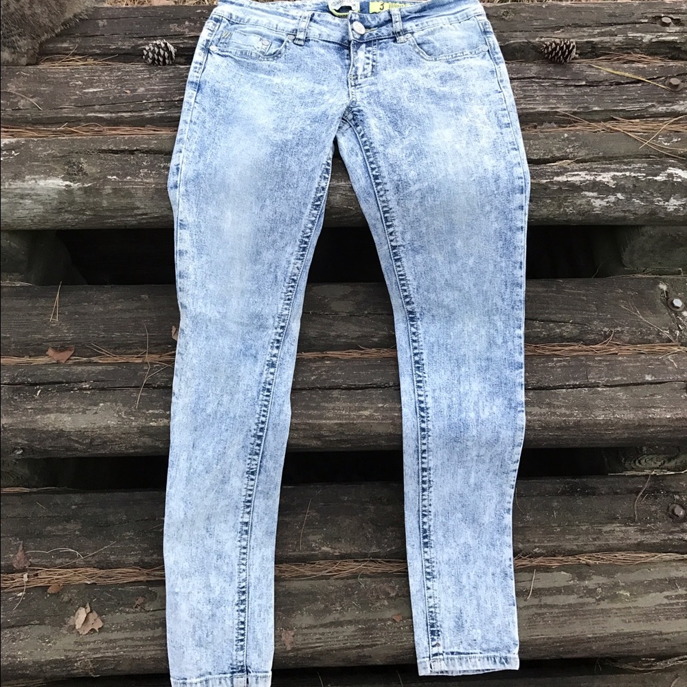 Washed skinny jeans
