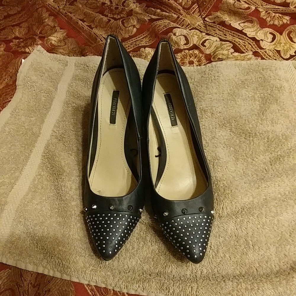 Shoe - Picture 2 of 4