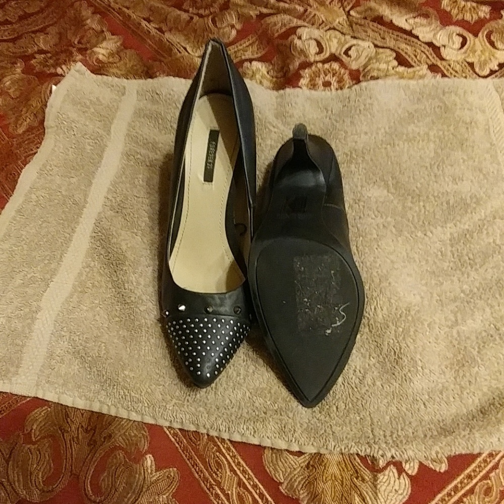Shoe - Picture 3 of 4
