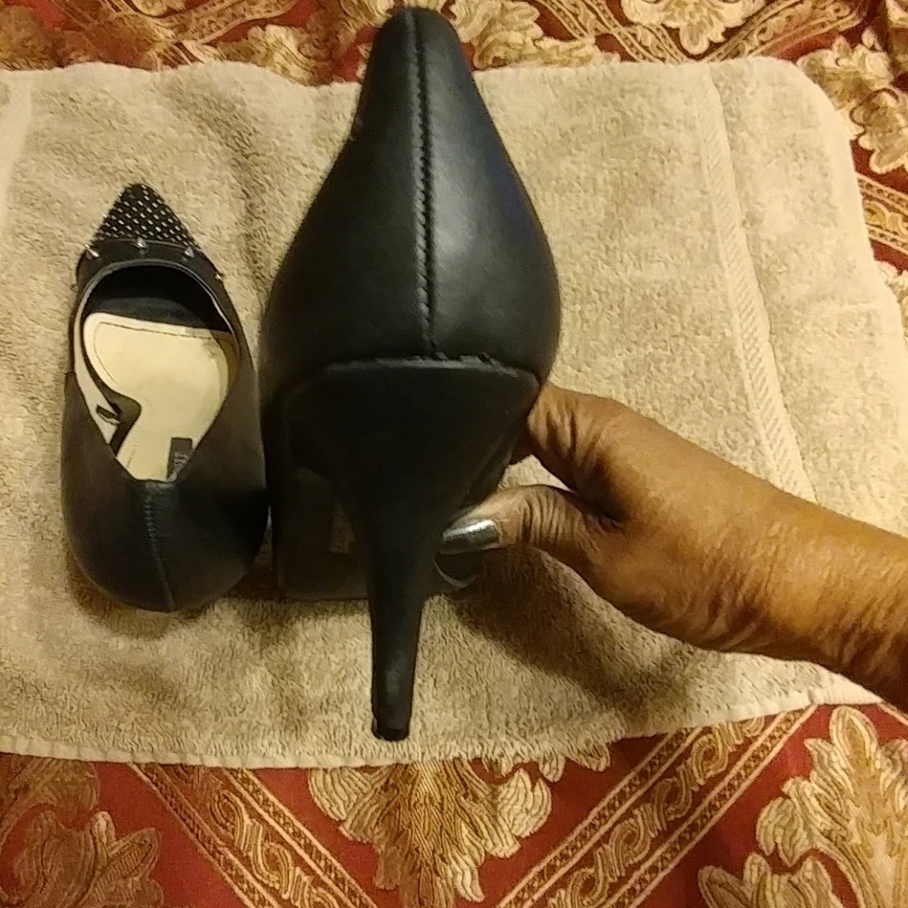 Shoe - Picture 4 of 4