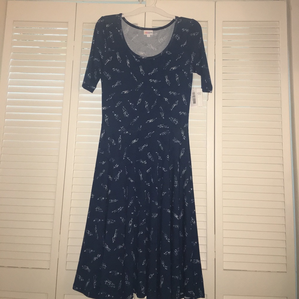 NWT Lularoe Nicole dress, size medium. Never worn.