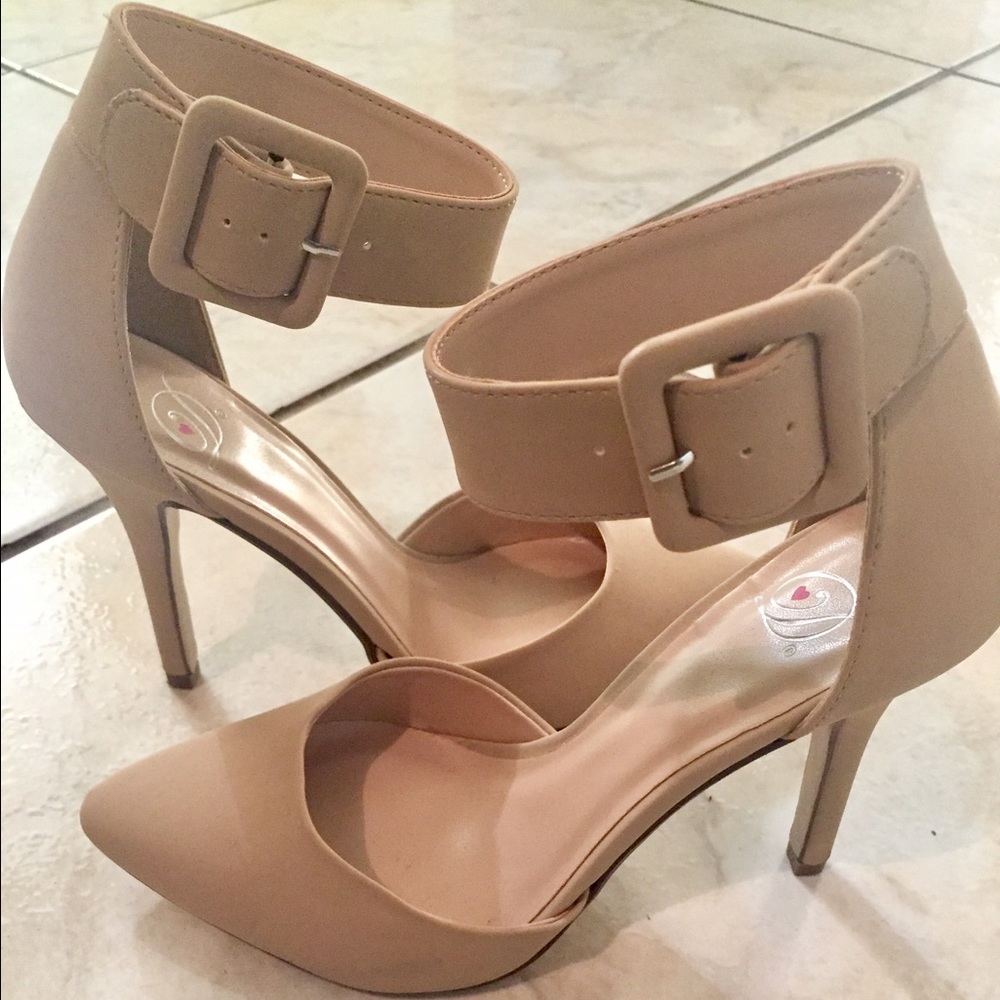 Ankle Strap Heels - Tan