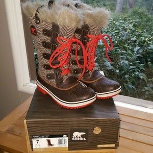 Sorel Tofino Quilted Faux-Trimmed Lace-Up Boots