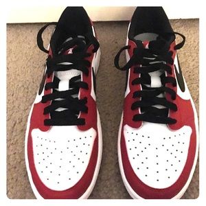 Jordan retro 1 Chicago low