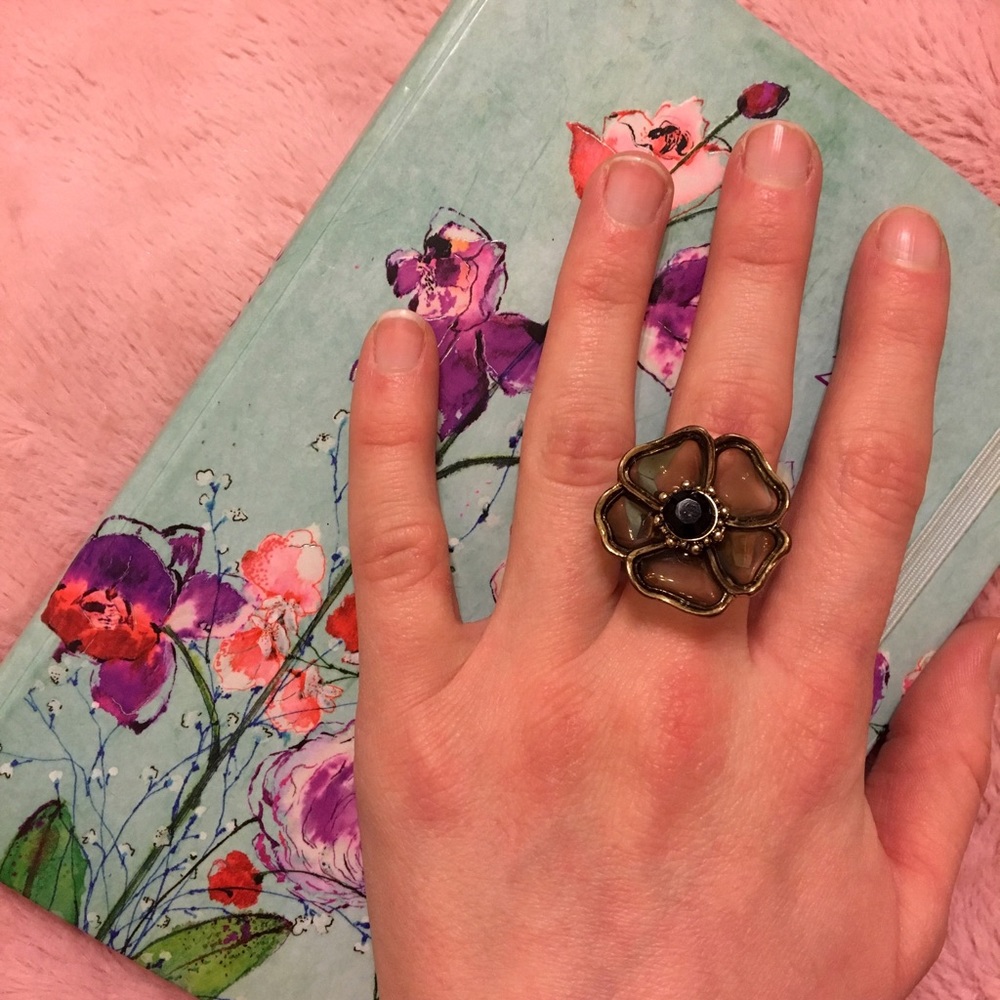 SOLD 😱 Flower Ring