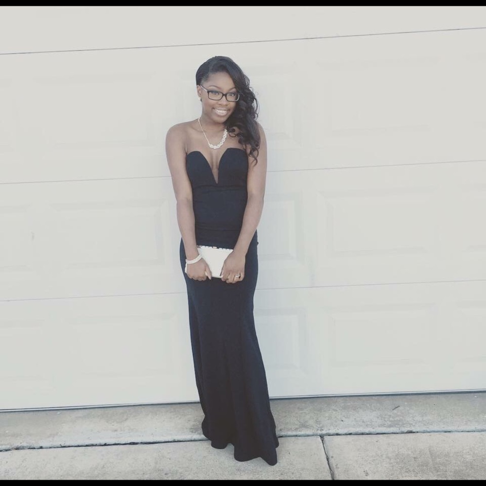 Black prom dress.