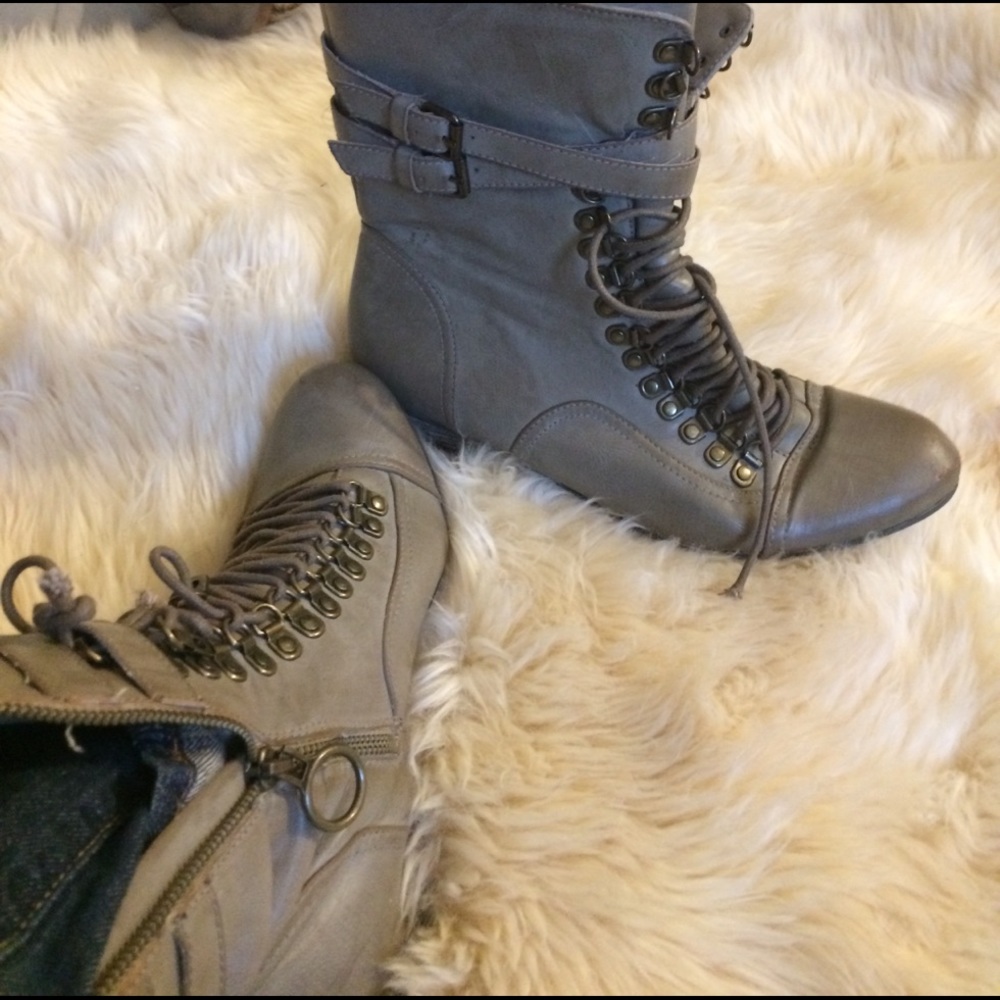 Bakers Crazy Lace up Boots