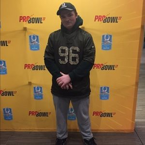 Meet your Posher, Colin