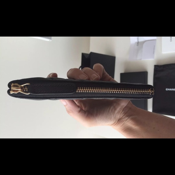 ISO small Chanel O case pouch - Picture 2 of 2