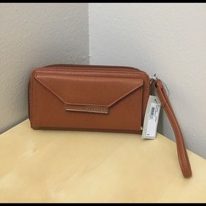 Kenneth Cole Reaction Metro Wristlet Color Cognac