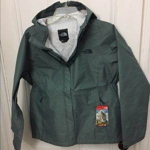 NWT The North Face Venture Rain / Spring Coat