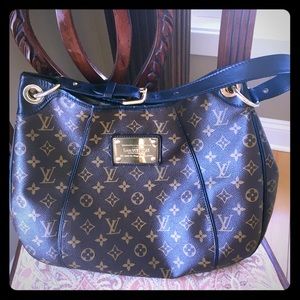 Louis Vuitton Gallieria pm & LV wallet bundle