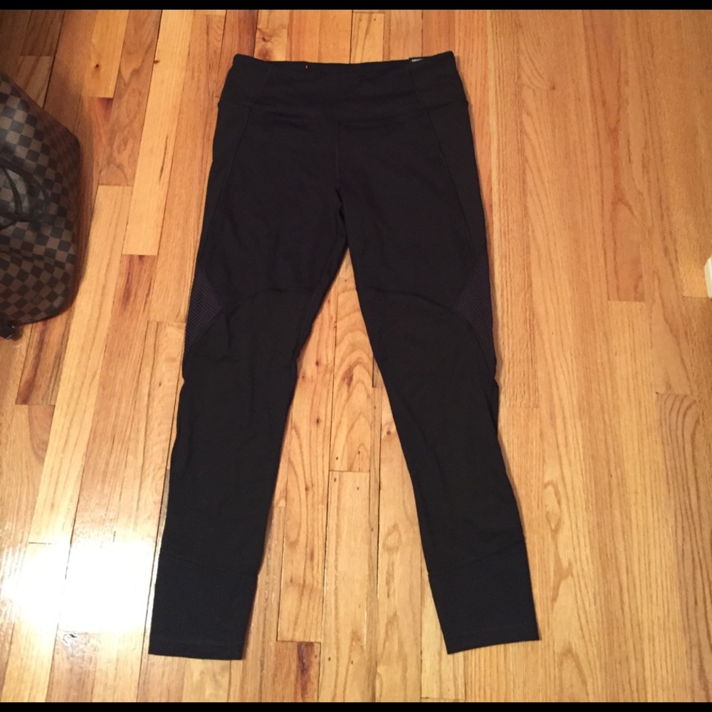 Never been worn pink brand workout pants