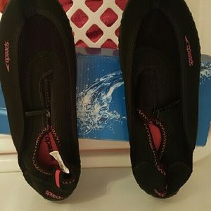 Swim shoes