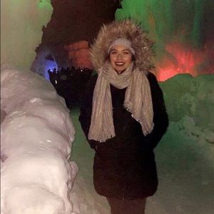 Meet your Posher, Scarlet