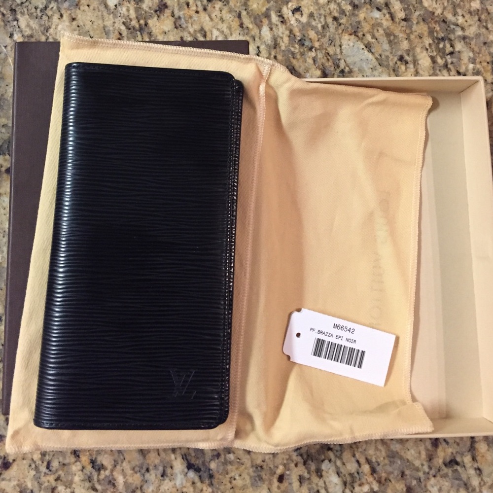 Louis Vuitton Epi Leather Brazza Wallet