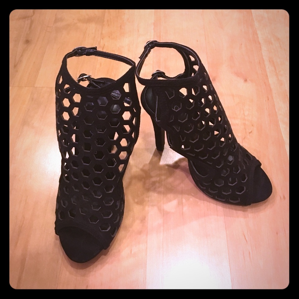 Double strap heel sandal