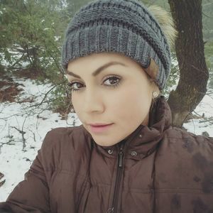 Meet your Posher, Ana