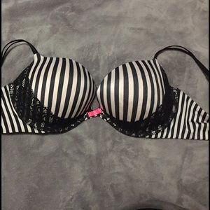 Victoria's Secret push up bra! 38DD