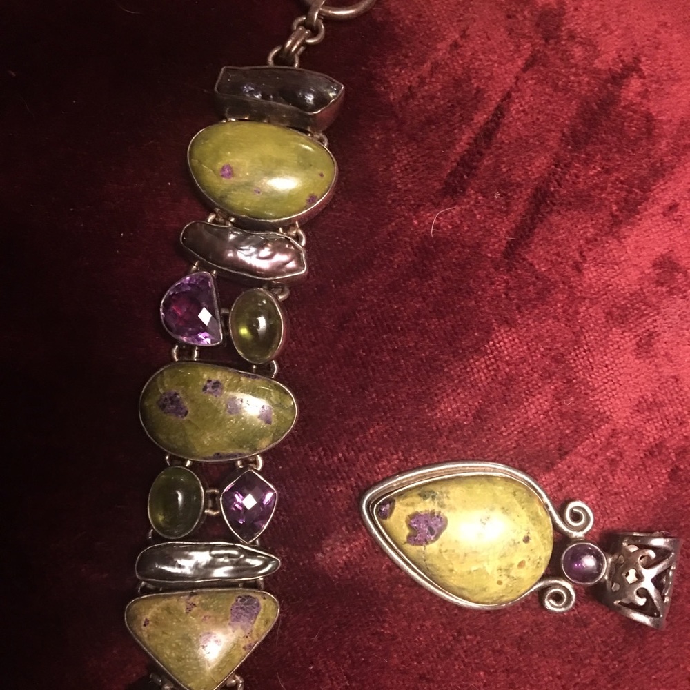 ❤Will Bundle❤Unique green/purple bracelet/slide