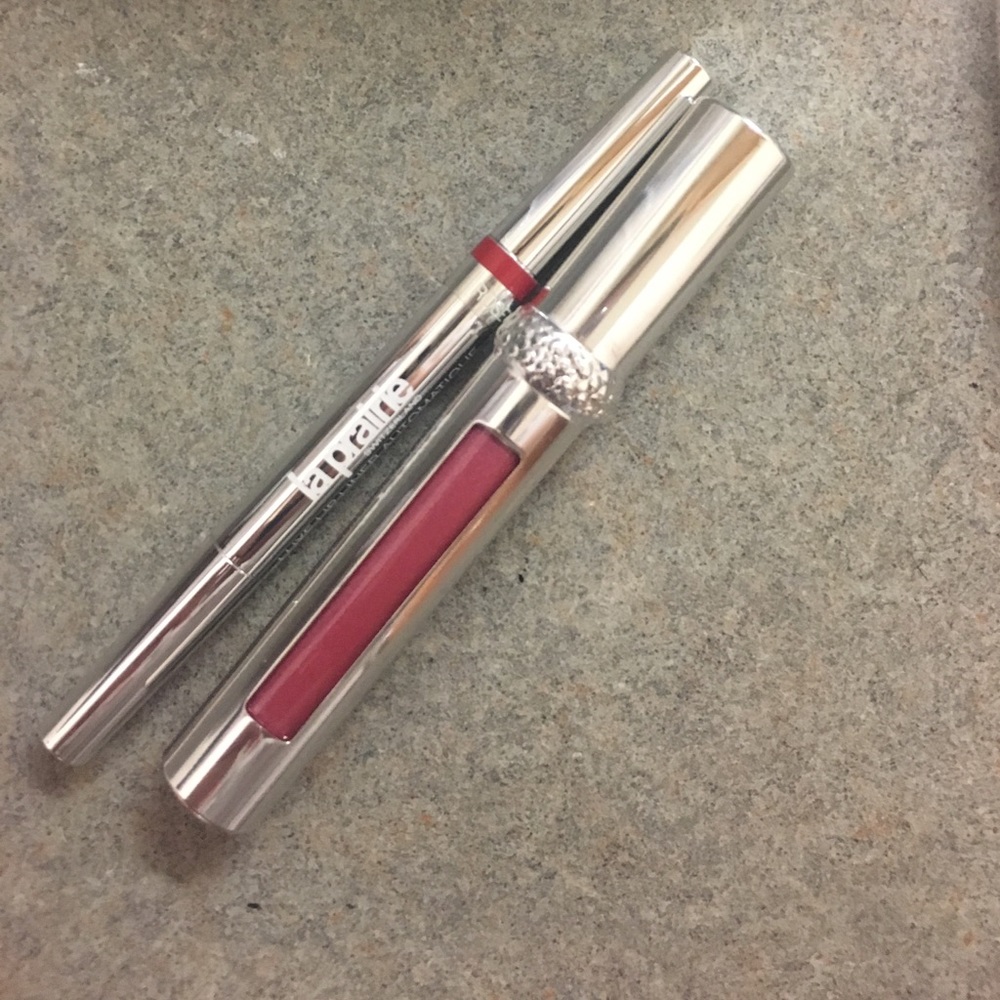 Lip liner and gloss with smudge brush