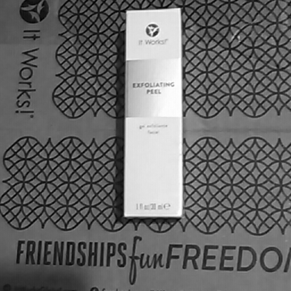 It Works Exfoliating Peel