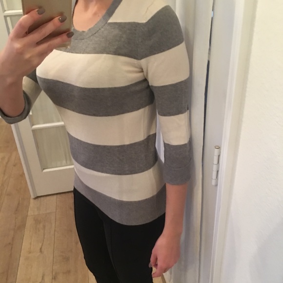 GAP top - Picture 2 of 4