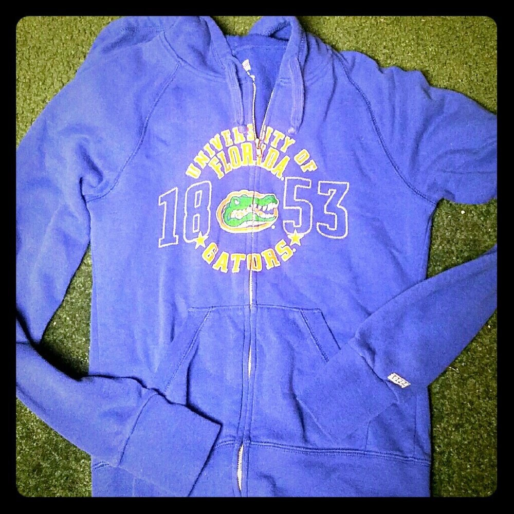 Gators zip up