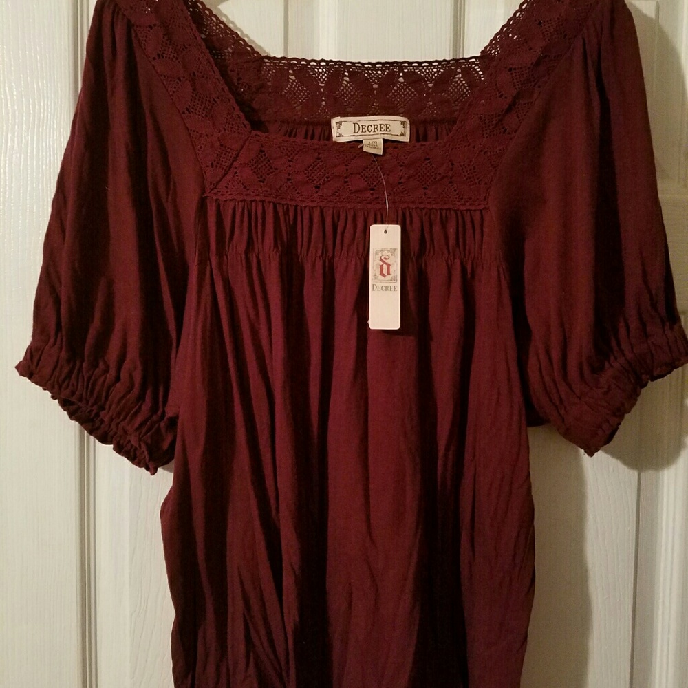 Maroon Decree short sleeve shirt