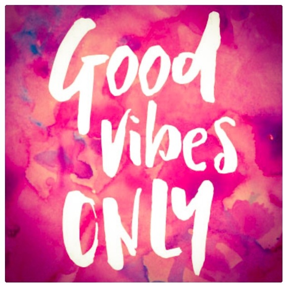 ⚡️LAST SET⚡️ Chic Rainbow Stud Makeup Brush Set - Picture 5 of 6