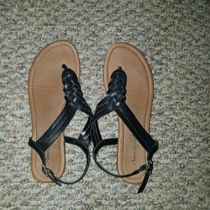 American Eagle black & tan sandles