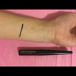 Intense Liquid Eyeliner