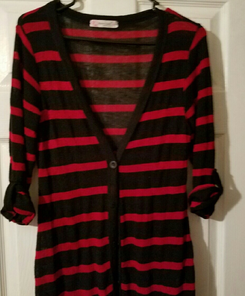 Quarter sleeve light weight cardigan