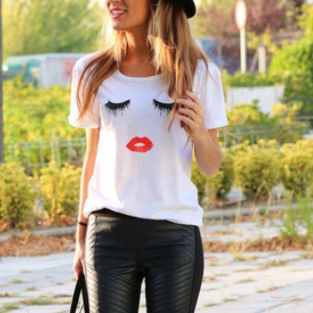 💋LIPSTICK &I EYELASH TEE💋