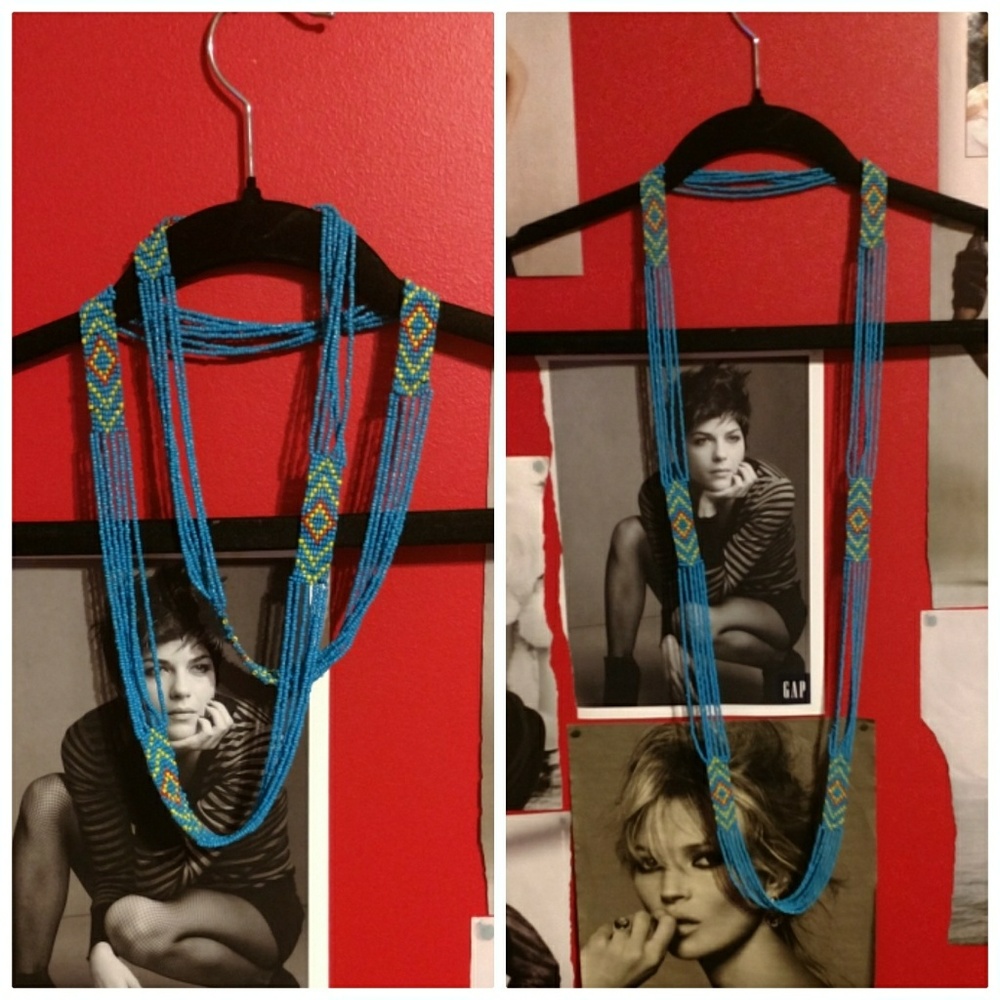 Turquoise diamond print bead necklace
