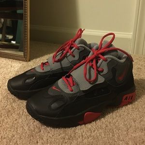 ‼️ Nike Air Speed Turf in Black/Red/Grey