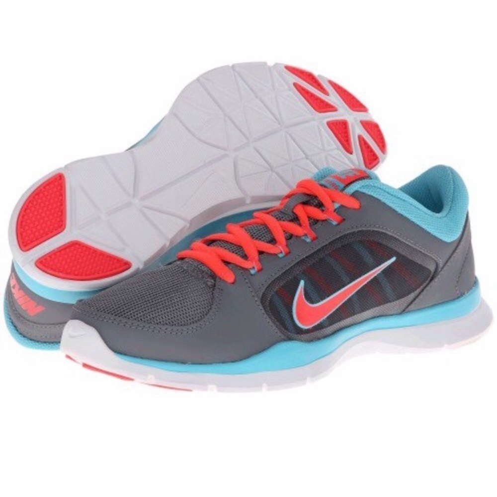 Nike tennis shoes