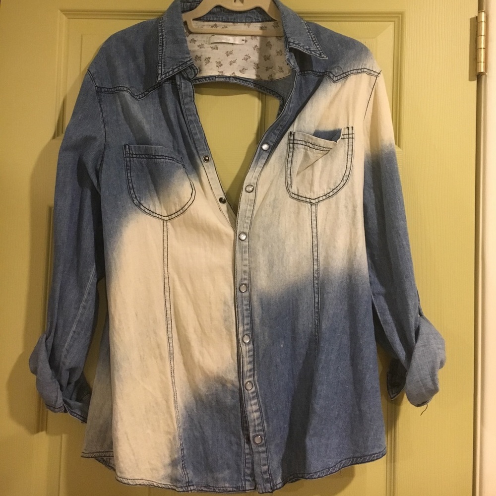 LF open-back denim shirt