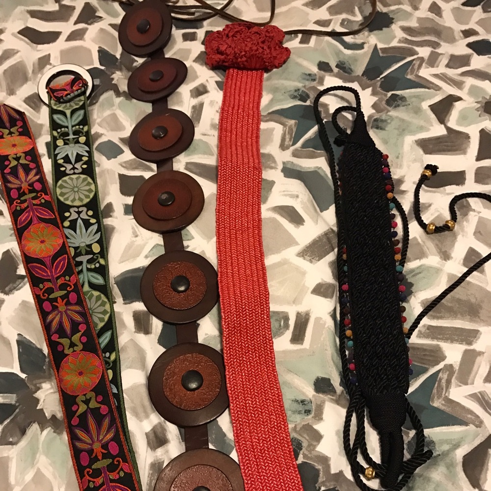 Set of Belts.