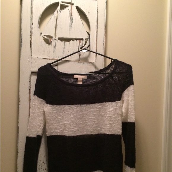 Banana Republic sweater - Picture 2 of 3