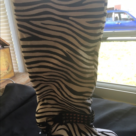 Envy boots 7.5 zebra - Picture 2 of 4